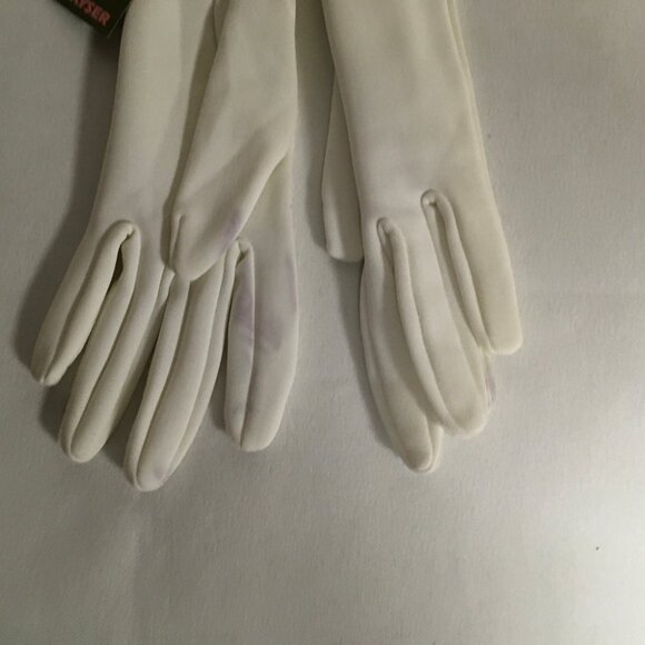 Vintage Kayser Womens Gloves Cream Off White Nylon Made In Canada Dress Up - Picture 4 of 4